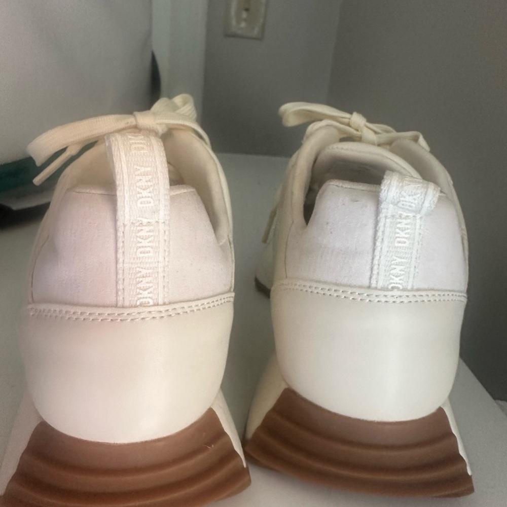 DKNY Off-White Sneakers with Silver Logo - Picture 5 of 6